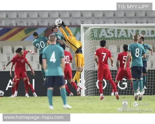 中国香港对阵卡塔尔足球比赛直播全程回顾与精彩瞬间分析 中国香港对阵卡塔尔足球比赛直播全程回顾与精彩瞬间分析